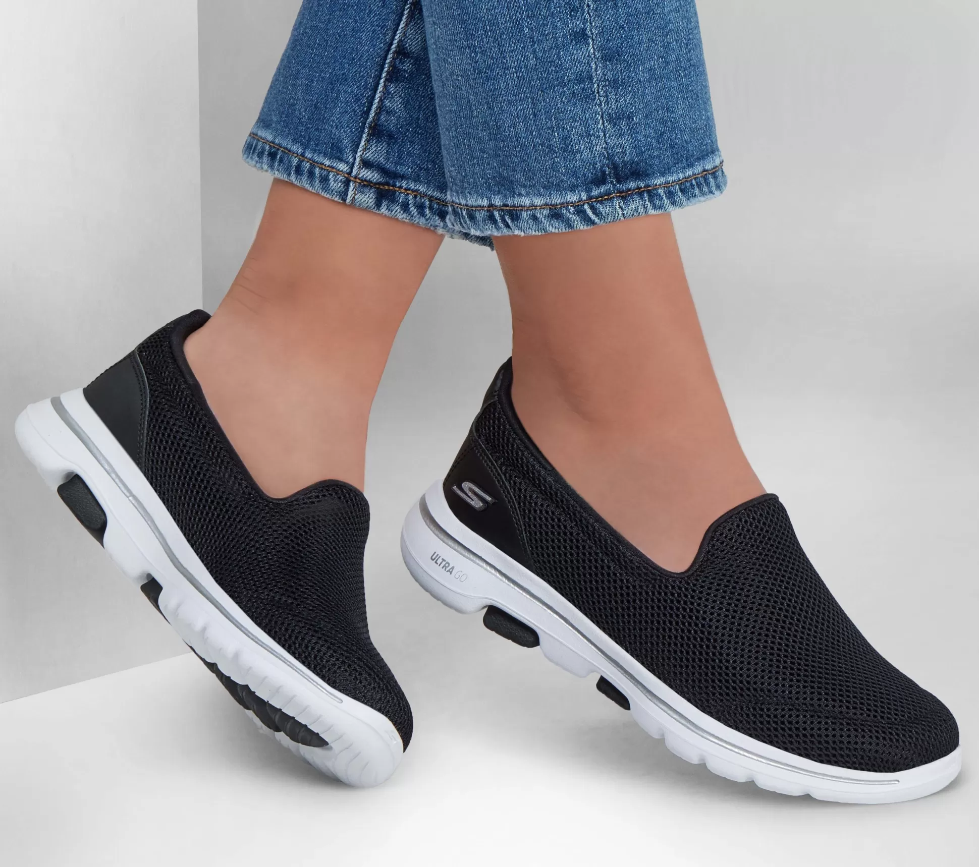 Discount SKECHERS Gowalk 5