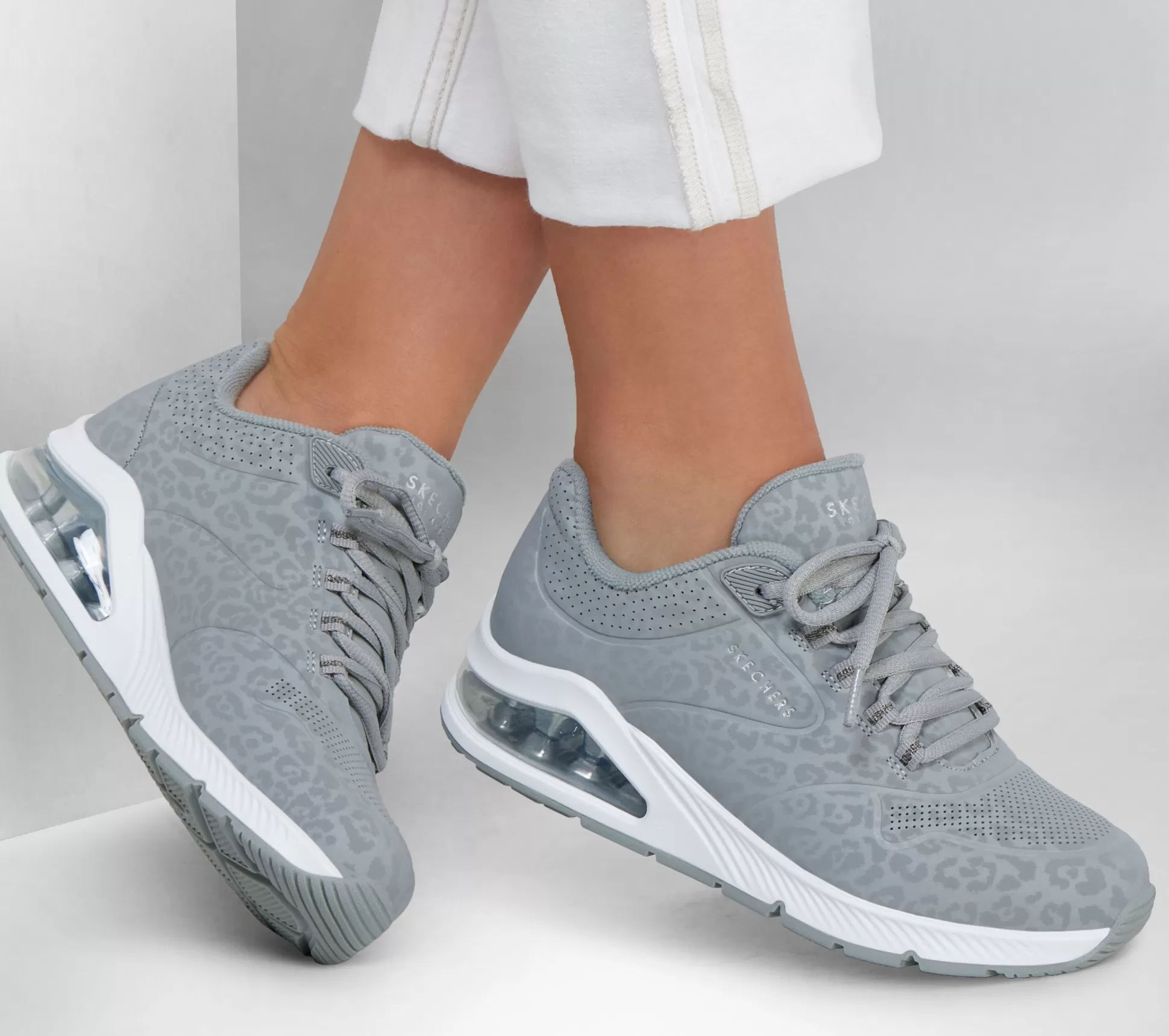 Discount SKECHERS Uno 2